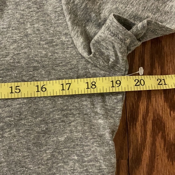 BP NORDSTROM OVERSIZED V CROPPED TEE. Heather grey available in XS S M - Picture 7 of 10